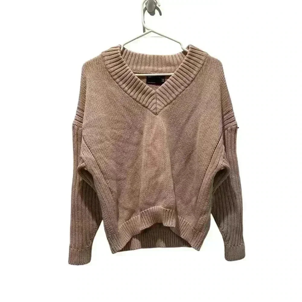 ASOS Design Pullover Pink VNeck Sweater Size Small 4 - Picture 2 of 4